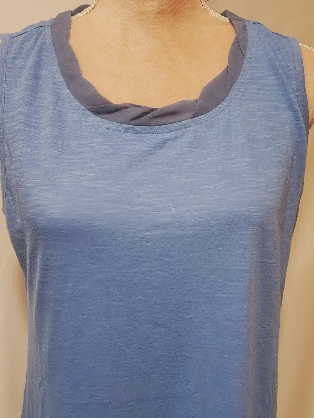 LOGO by Lori Goldstein 100% Cotton Blue Sequin Floral Sleeveless Tunic Tank M - Picture 2 of 7